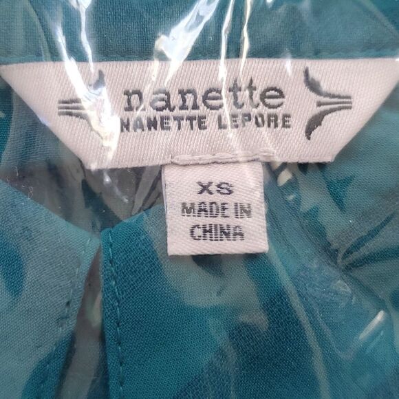 NANETTE LEPORE Nanette Shadow Stripe Top - Picture 5 of 6